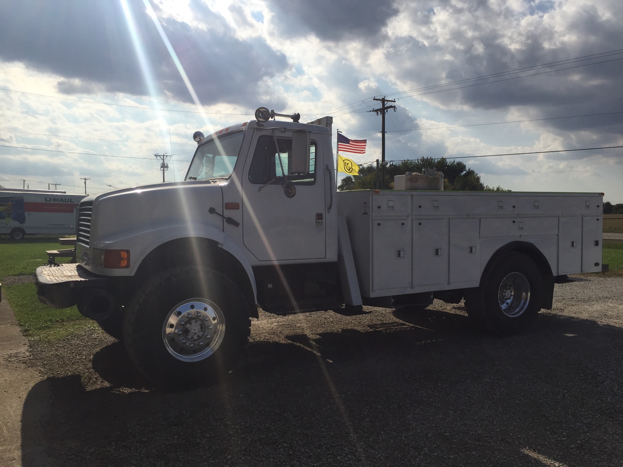 SERVICE/RECUE TRUCK